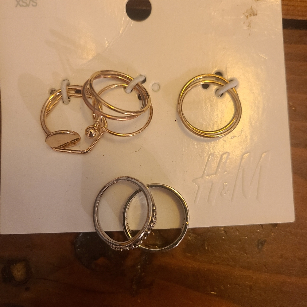 Lot of 9 rings